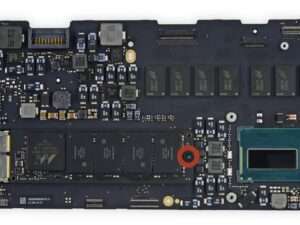 vis Torx T9 de 2,9 mm fixant le SSD à la carte mère